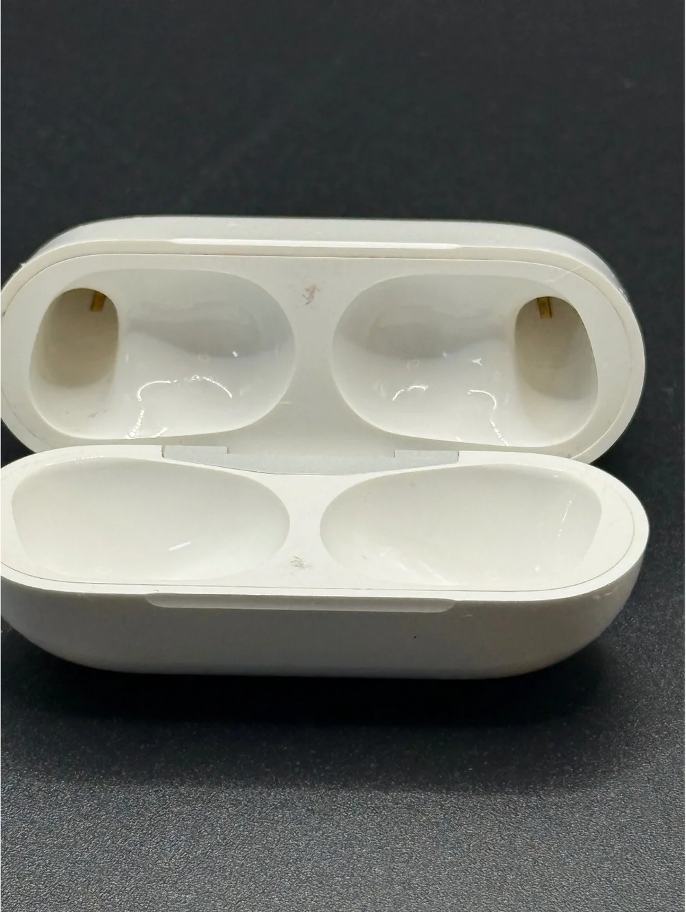 Genuine Apple AirPods Pro 2nd Gen MagSafe Charging Case Only (Lightning) A2700